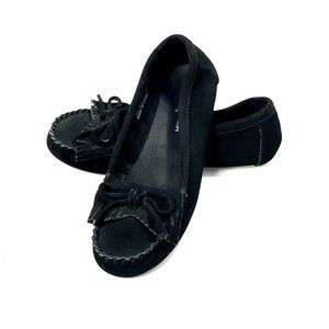 Minnetonka Women's Kilty Moccasin